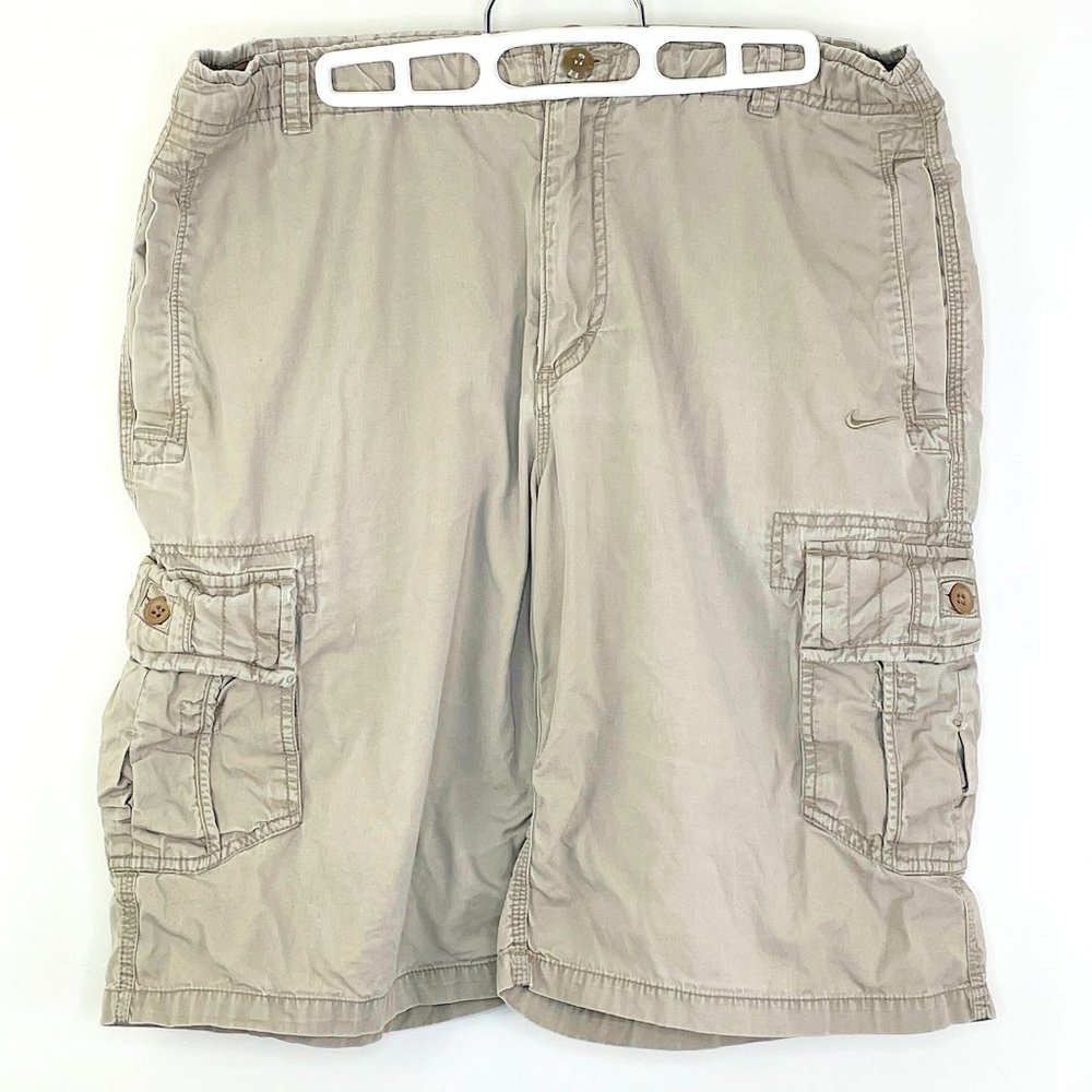 Vintage Nike the athletic dept. Khaki Cargo Shorts Style# SU101001GEX Size: L